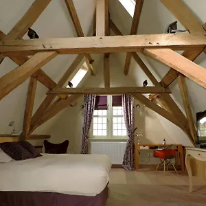Bed and breakfast Saint-sauveur, Brujas